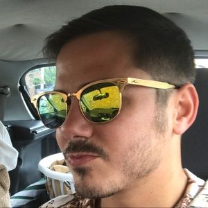 Meet your Posher, Christian